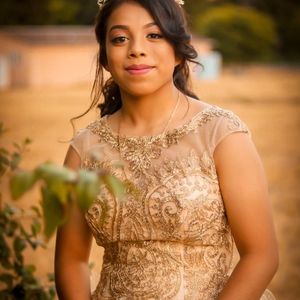 Meet your Posher, Elena